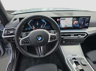 BMW 320d (Bild 2/18)