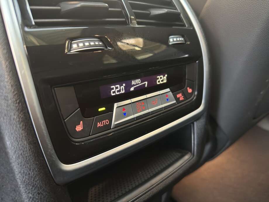 BMW X5 (Bild 15/22)