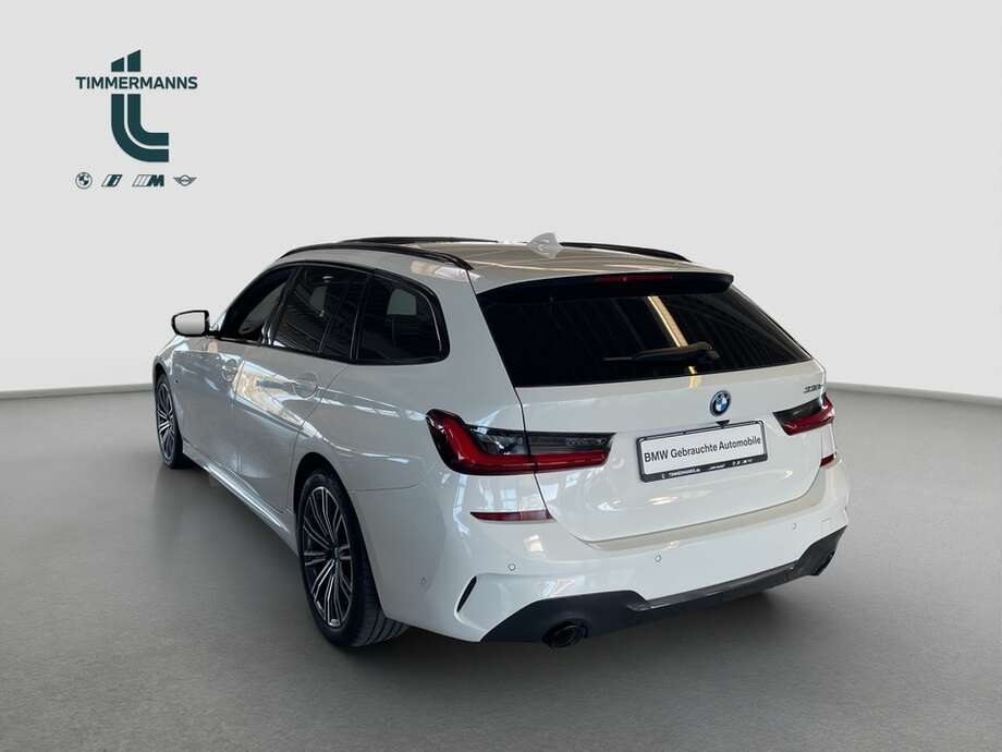 BMW 330e (Bild 9/15)