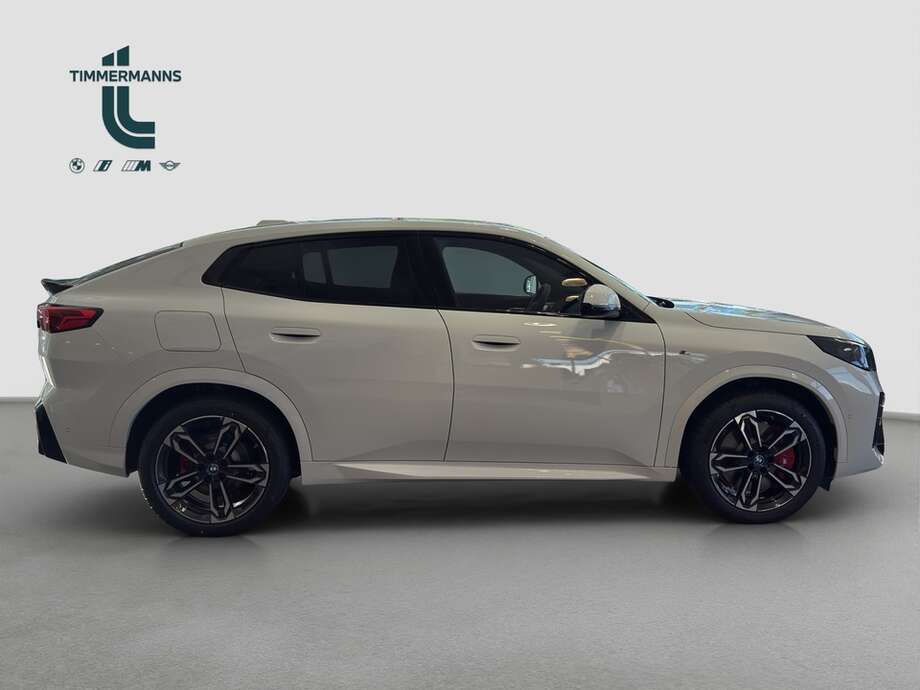 BMW iX2 xDrive30 (Bild 12/15)