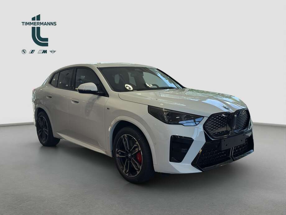 BMW iX2 xDrive30 (Bild 13/15)
