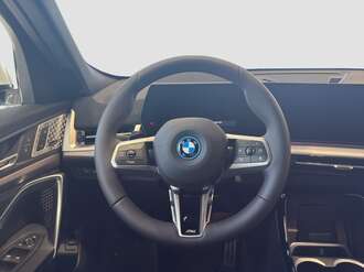 BMW iX2 xDrive30 (Bild 3/15)
