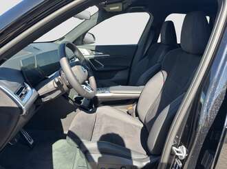 BMW iX1 xDrive30 (Bild 1/17)