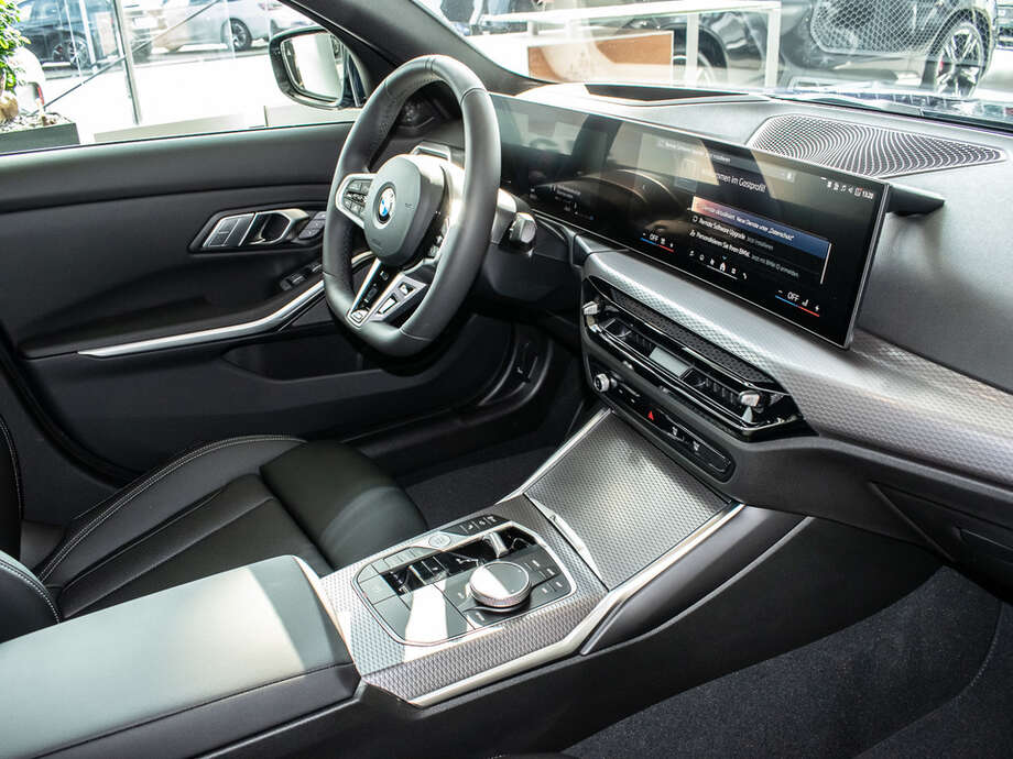 BMW 330d xDrive (Bild 14/19)