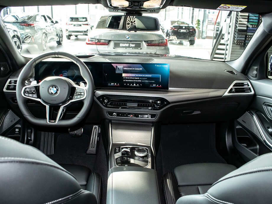 BMW 330d xDrive (Bild 16/19)