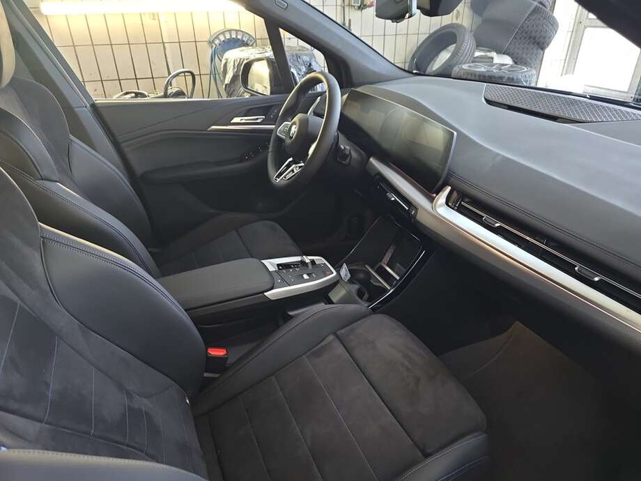 BMW 218 Active Tourer (Bild 8/19)