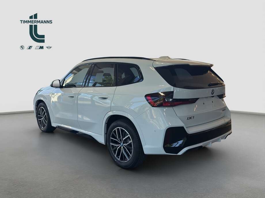BMW iX1 eDrive20 (Bild 8/14)
