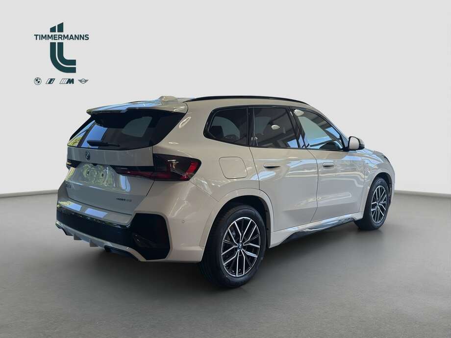 BMW iX1 eDrive20 (Bild 10/14)