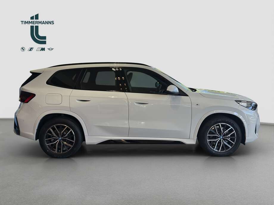 BMW iX1 eDrive20 (Bild 11/14)