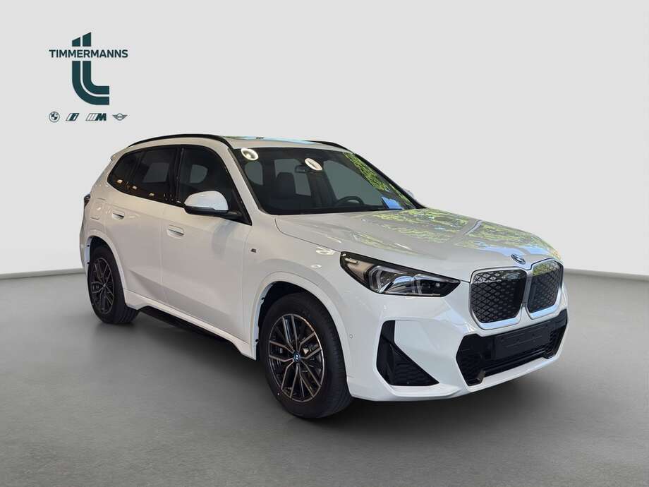 BMW iX1 eDrive20 (Bild 12/14)