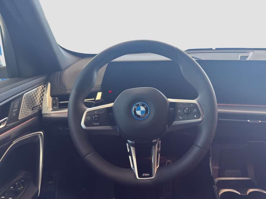 BMW iX1 eDrive20 (Bild 4/14)