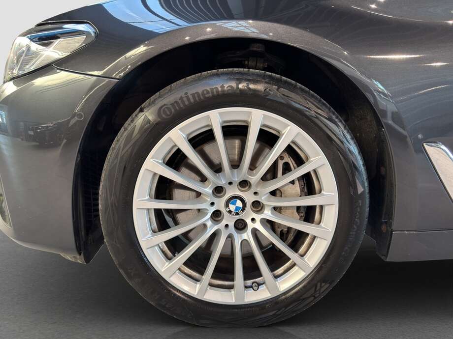 BMW 530 (Bild 10/23)
