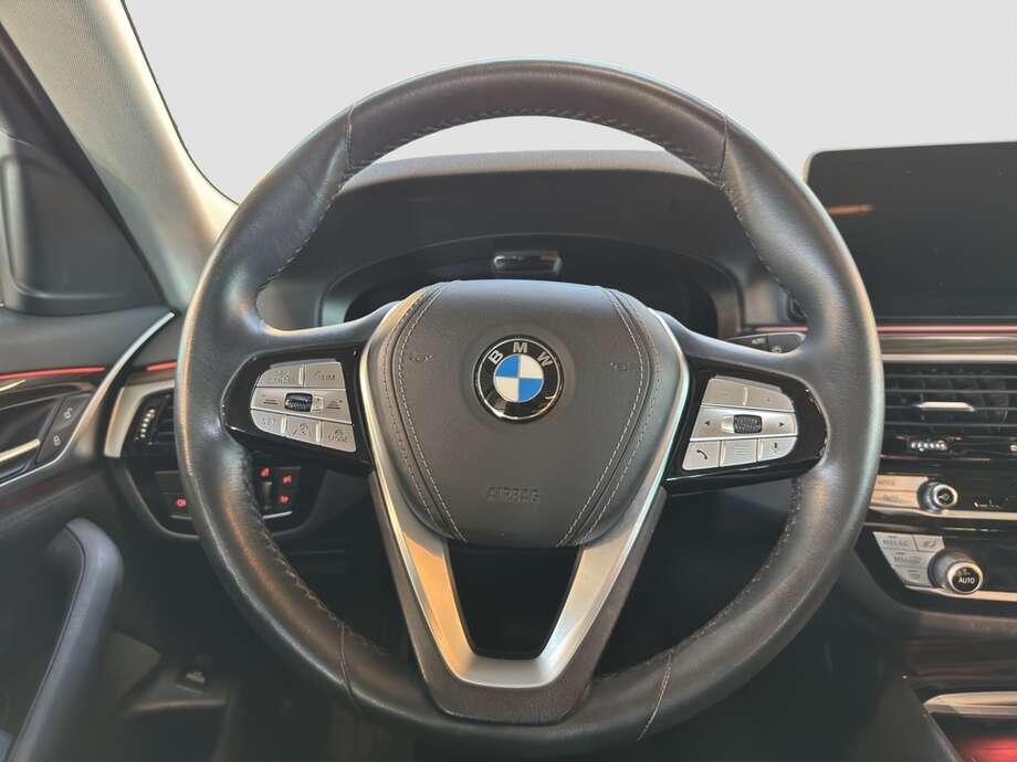 BMW 530 (Bild 12/23)