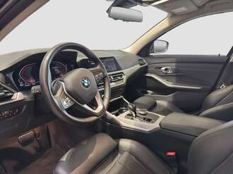 BMW 320d (Bild 2/22)