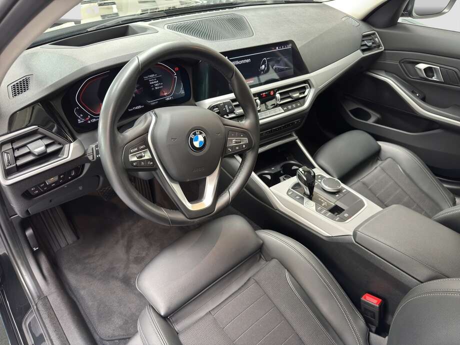 BMW 320d (Bild 3/22)