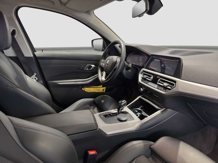 BMW 320d (Bild 8/22)