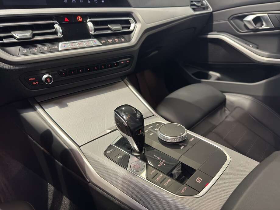 BMW 320d (Bild 9/22)