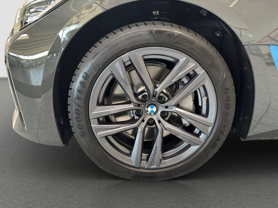 BMW i4 (Bild 17/17)