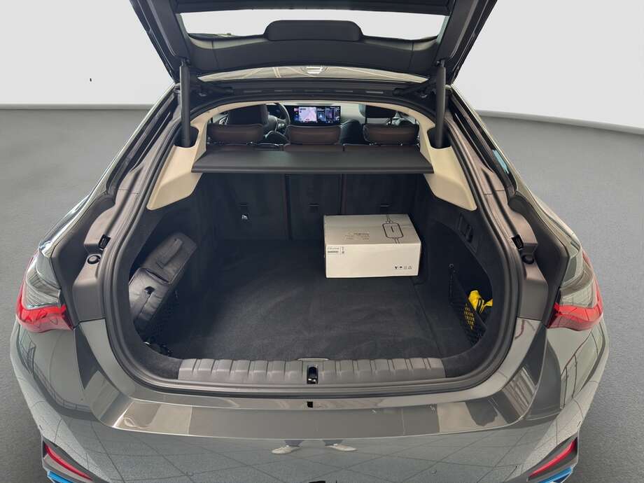 BMW i4 (Bild 7/17)