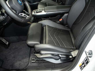 BMW iX1 eDrive20 (Bild 2/17)