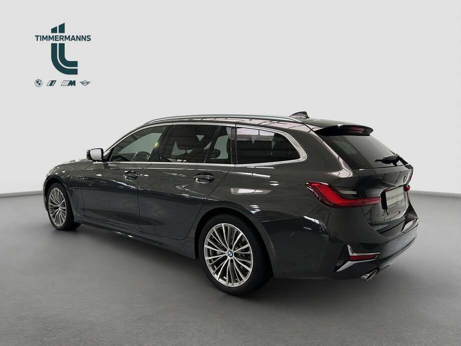 BMW 330e (Bild 9/15)