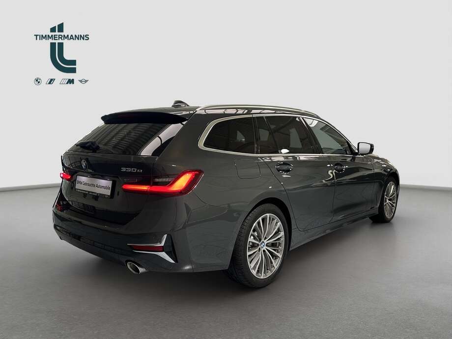 BMW 330e (Bild 11/15)