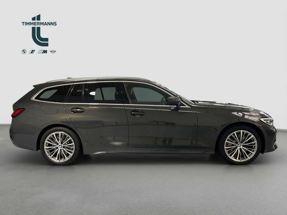BMW 330e (Bild 12/15)