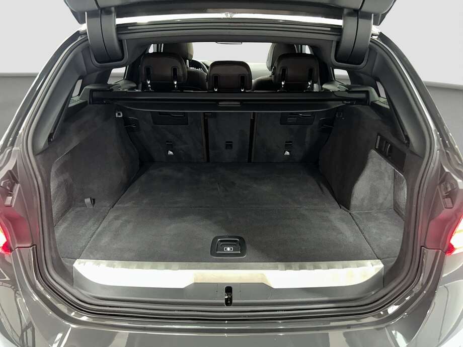 BMW 330e (Bild 7/15)