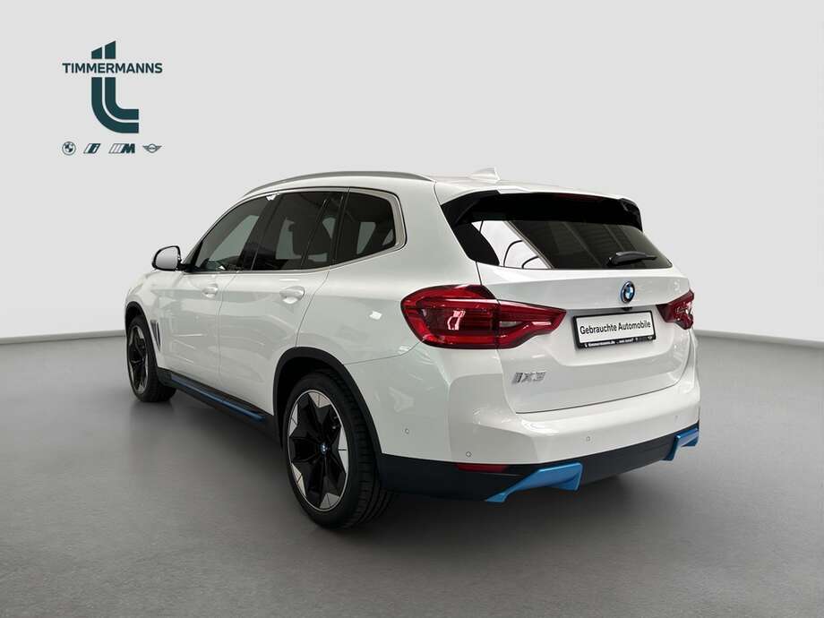 BMW iX3 (Bild 9/15)
