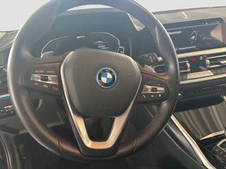 BMW 330e (Bild 3/16)