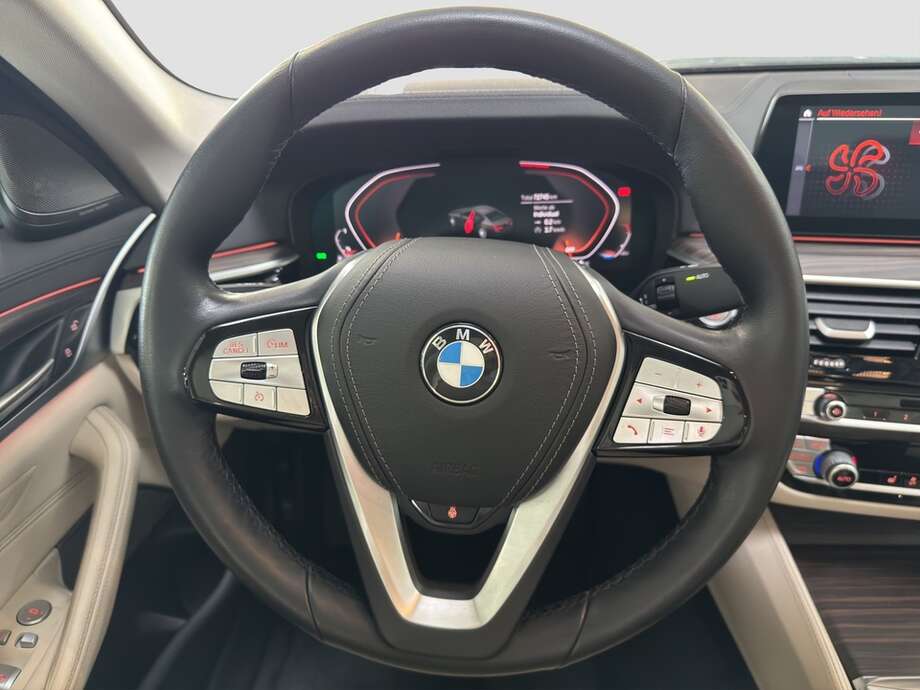 BMW 530d (Bild 4/17)