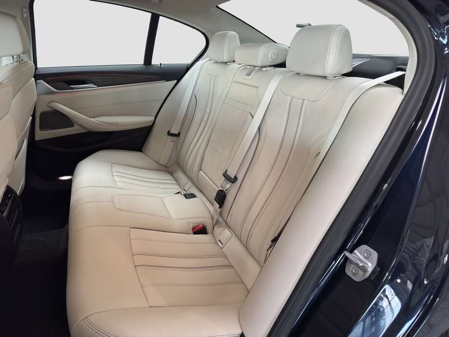 BMW 530d (Bild 6/17)