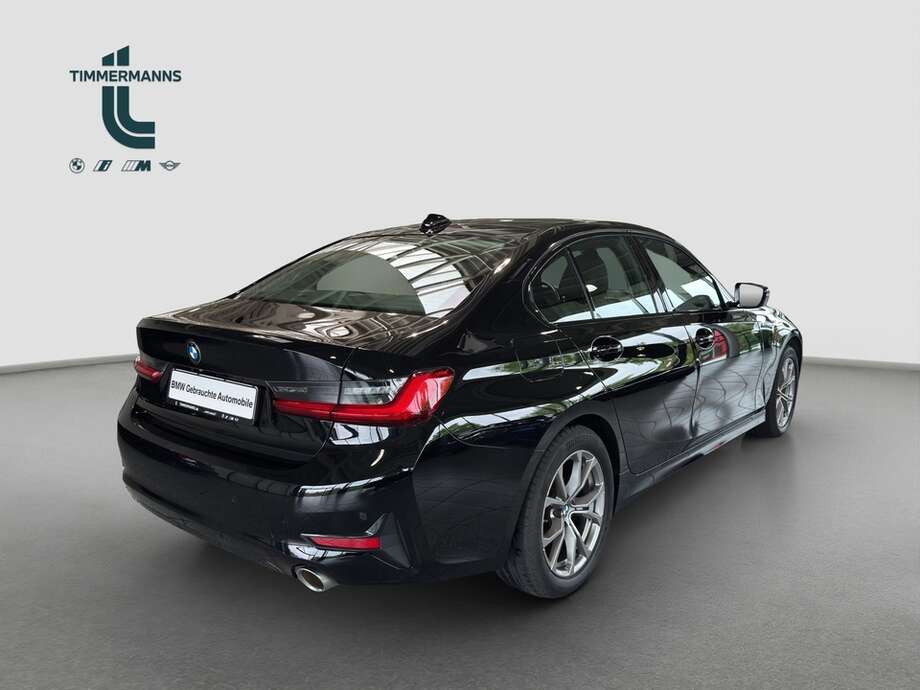 BMW 318i (Bild 14/18)