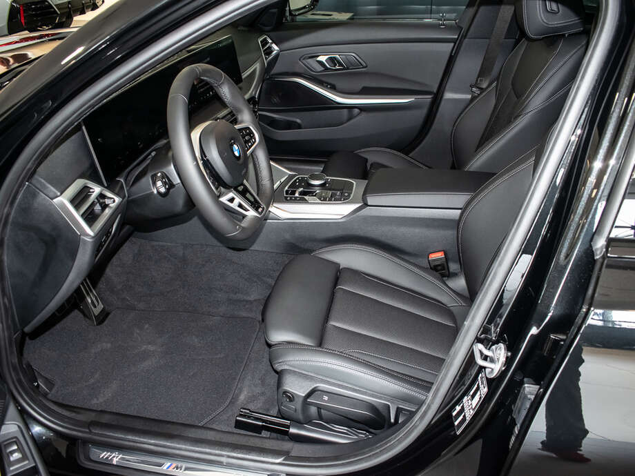 BMW 320d (Bild 2/15)