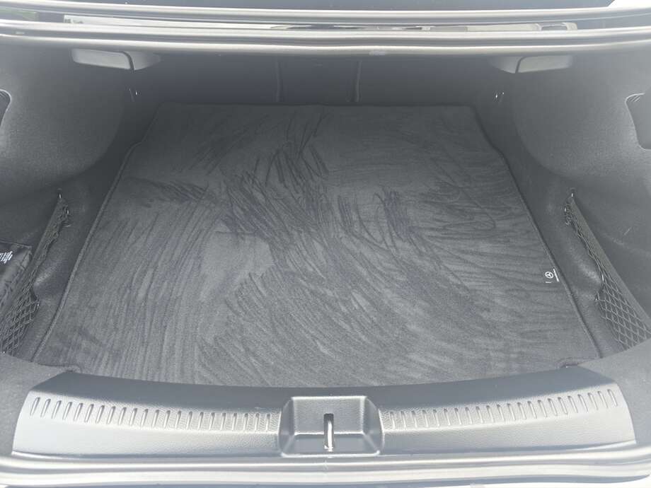 Mercedes-Benz CLA 200 (Bild 6/17)