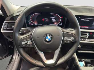 BMW 320d (Bild 2/22)