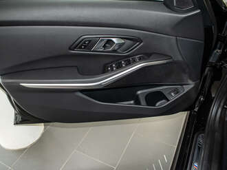 BMW 320d (Bild 3/15)