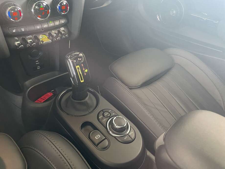 MINI Cooper SE (Bild 11/19)