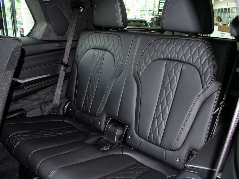 BMW X7 xDrive40d (Bild 9/19)