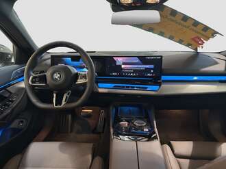 BMW i5 eDrive40 Touring (Bild 3/15)