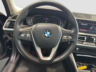 BMW 318i (Bild 1/18)