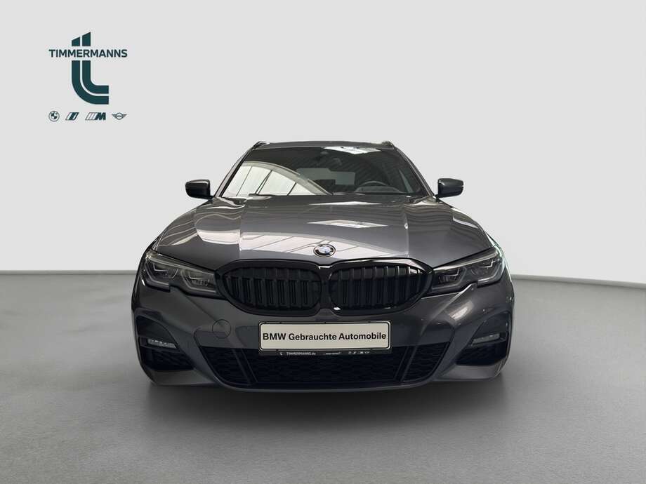BMW 320d (Bild 9/16)