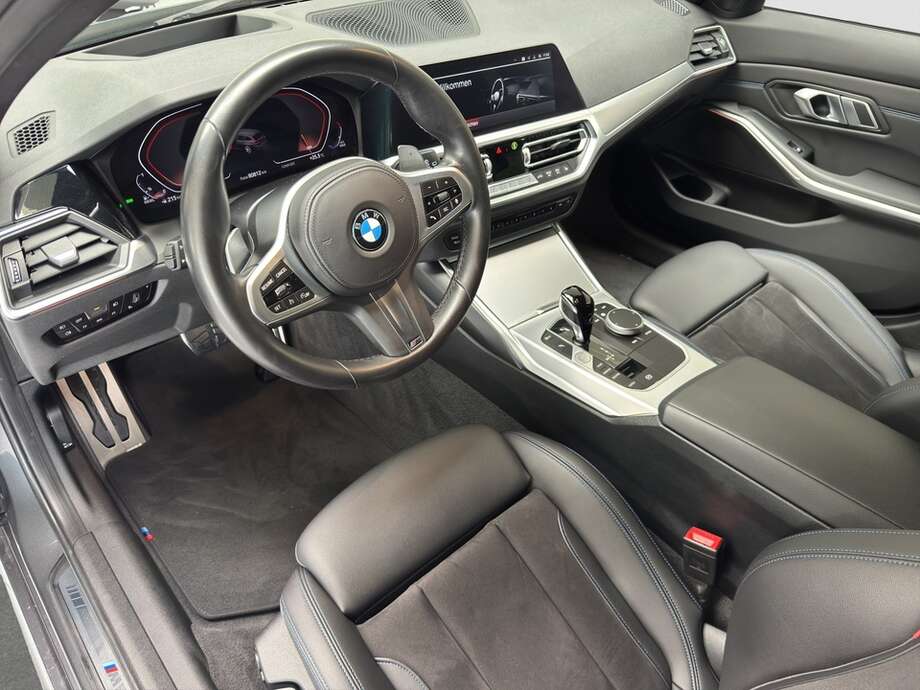 BMW 320d (Bild 1/16)