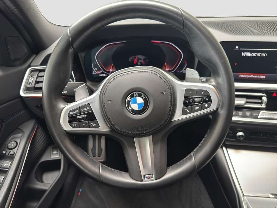 BMW 320d (Bild 2/16)