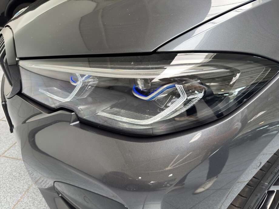 BMW 320d (Bild 7/16)
