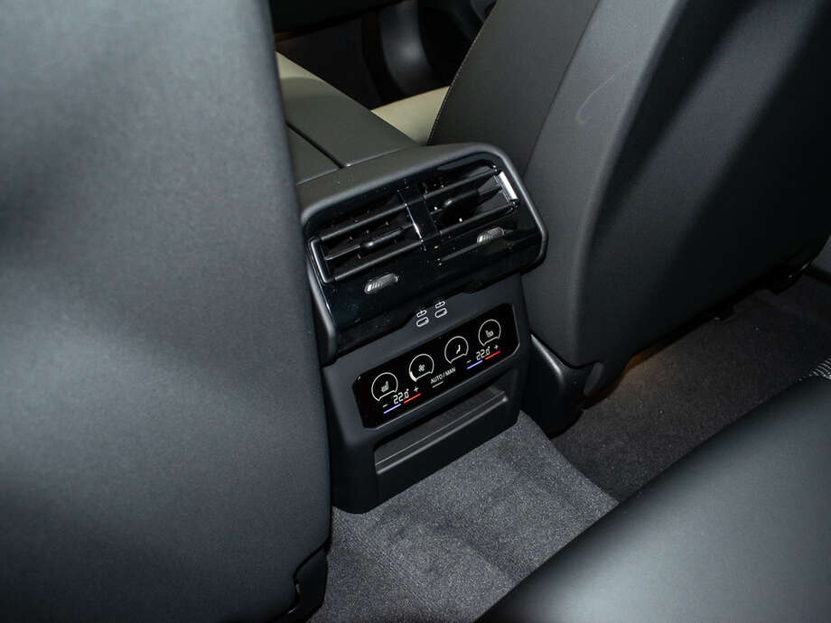BMW i5 eDrive40 Touring (Bild 6/17)