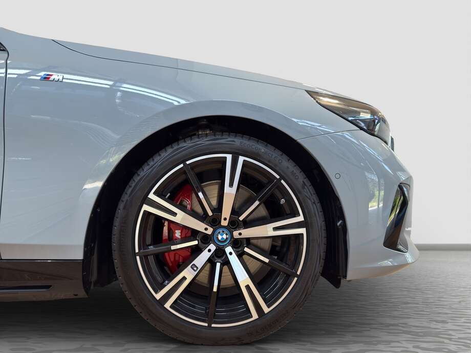 BMW i5 M60 xDrive Limousine (Bild 11/16)