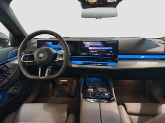 BMW i5 eDrive40 Touring (Bild 3/16)