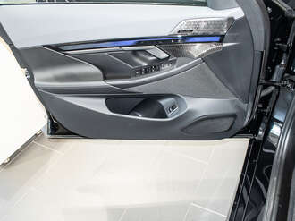 BMW BMW i5 M60 xDrive Limousine (Bild 3/17)