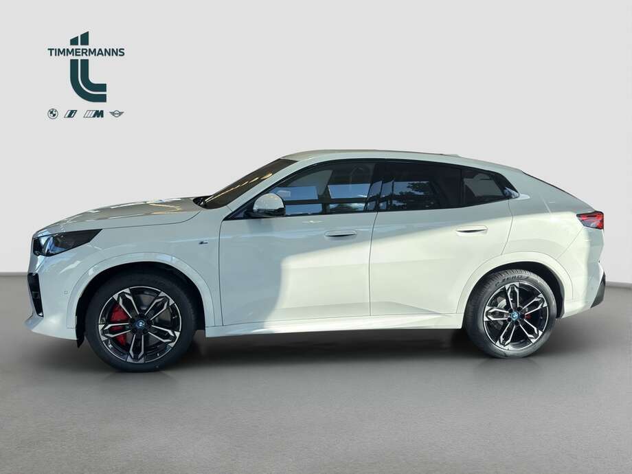 BMW iX2 xDrive30 (Bild 8/15)